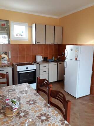 Апартаменты Guest House Lola Бар Апартаменты с видом на сад-4