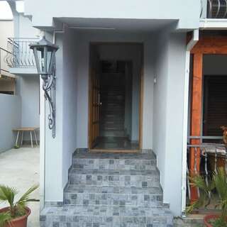 Апартаменты Guest House Lola Бар Апартаменты с видом на сад-11